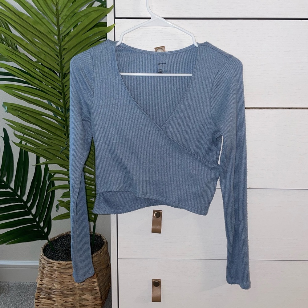 Hollister Wrap Top